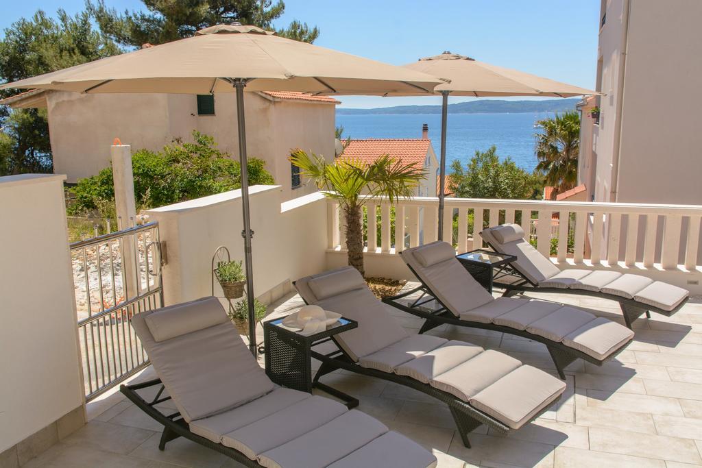 Apartments Villa Atlantis Trogir Exterior photo