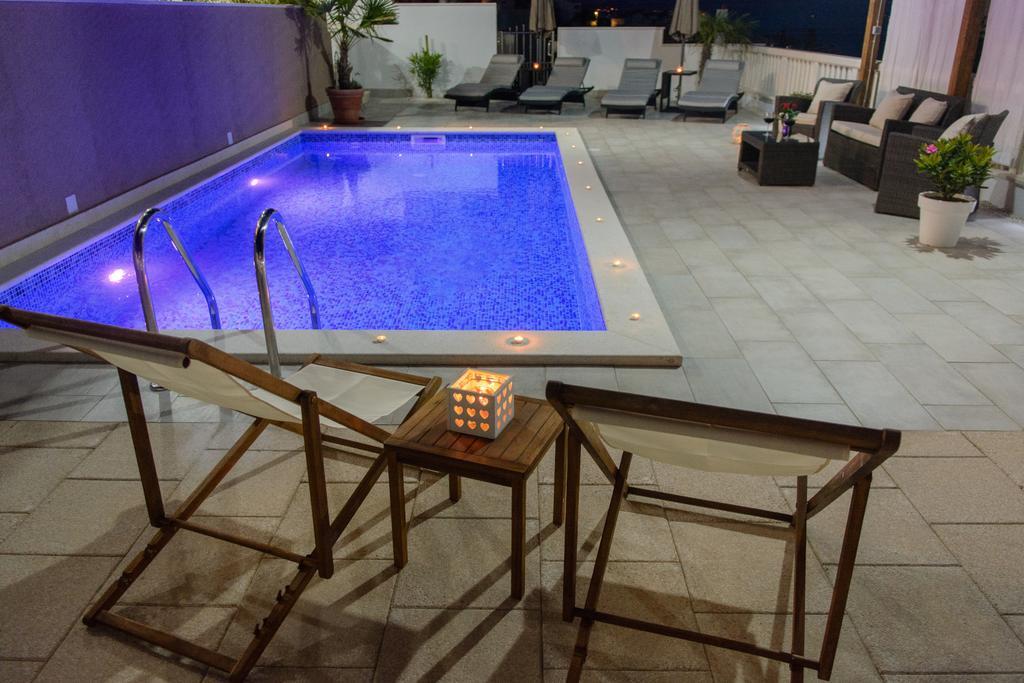 Apartments Villa Atlantis Trogir Exterior photo