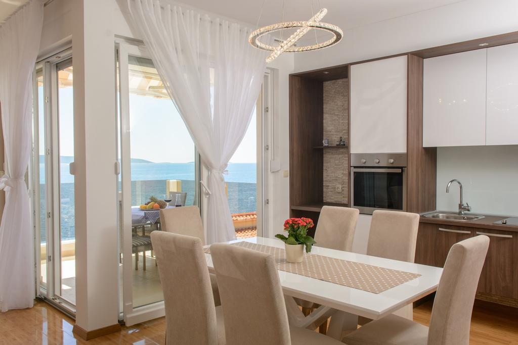 Apartments Villa Atlantis Trogir Exterior photo